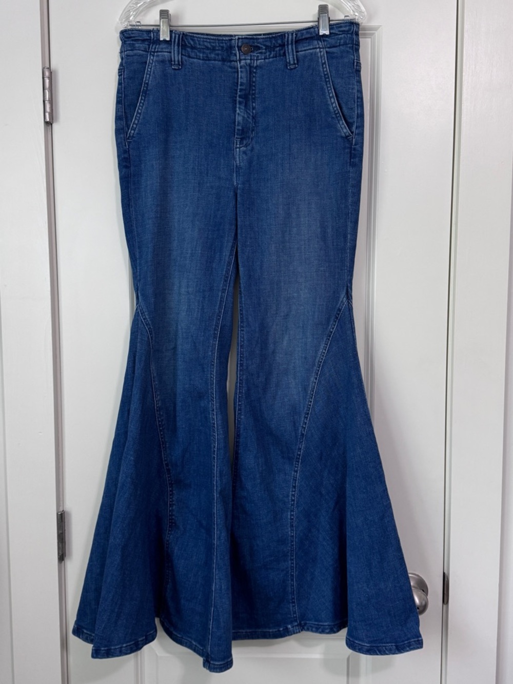 We the Free People 30 Marque Flare Jeans in Kora Wash ~ High Waist Bell Bottoms - Picture 2 of 11